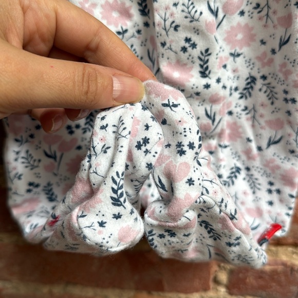 Magnetic Me Footie, pink floral, 0-3 months, organic cotton - Picture 4 of 6